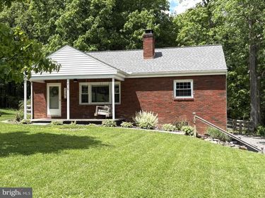 235 DEEPWOOD DRIVE , PINE GROVE MILLS, PA 16868