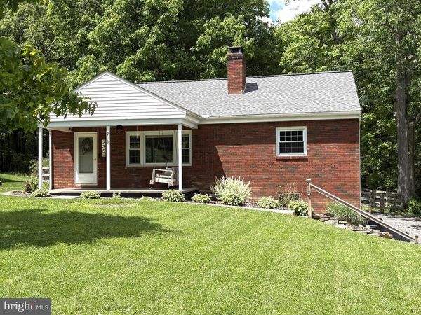 235 DEEPWOOD DRIVE , PINE GROVE MILLS, PA 16868