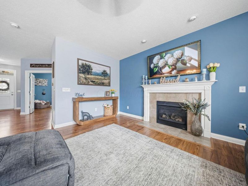 2100 Emmys Way, Columbus, OH 43228 Photo 11