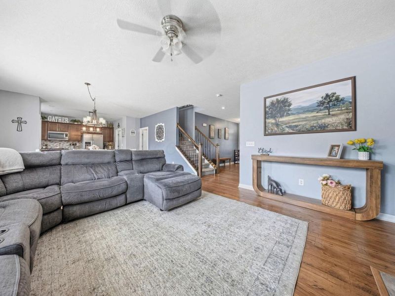 2100 Emmys Way, Columbus, OH 43228 Photo 12