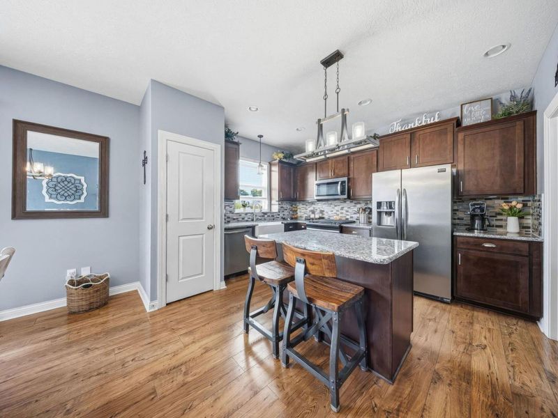 2100 Emmys Way, Columbus, OH 43228 Photo 15