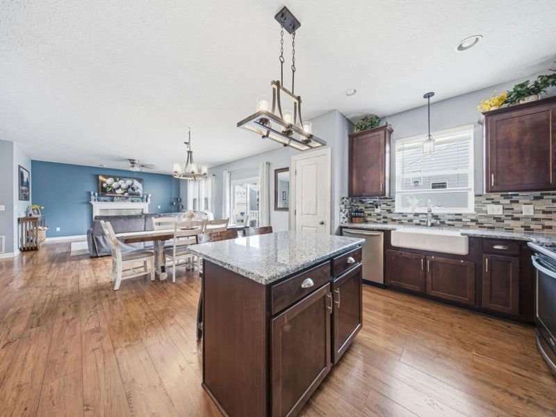 2100 Emmys Way, Columbus, OH 43228 Photo 19
