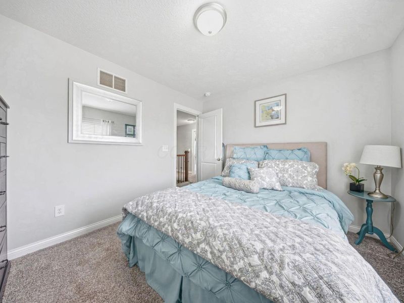 2100 Emmys Way, Columbus, OH 43228 Photo 32