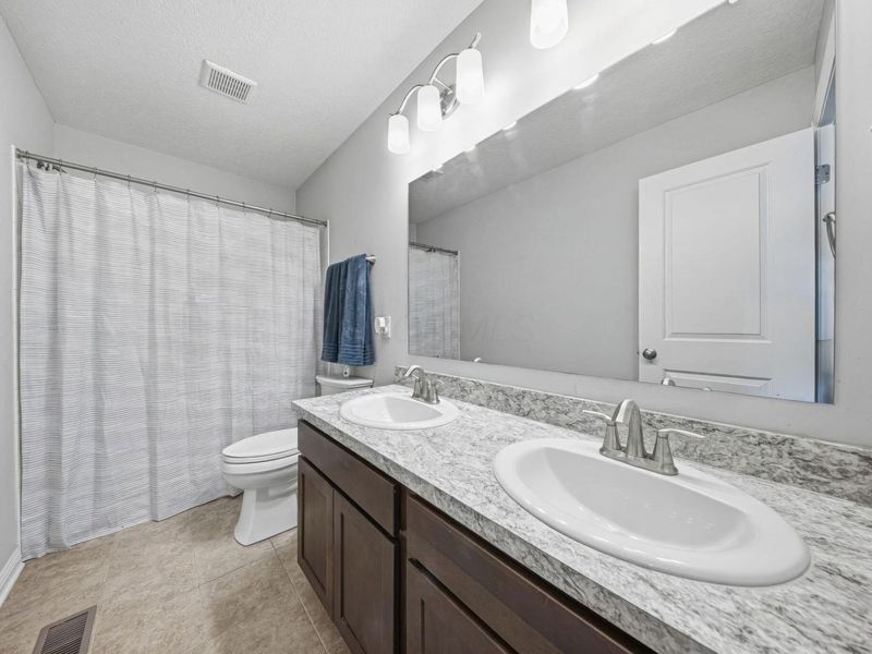 2100 Emmys Way, Columbus, OH 43228 Photo 35