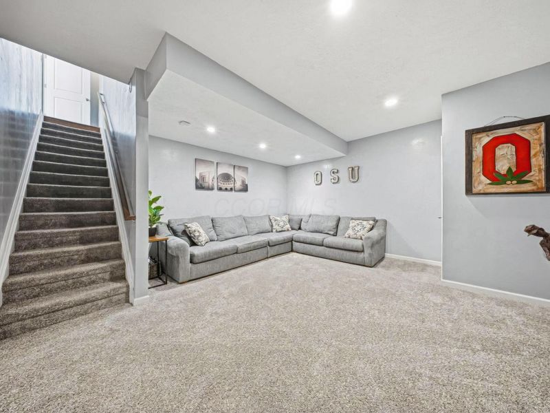 2100 Emmys Way, Columbus, OH 43228 Photo 38