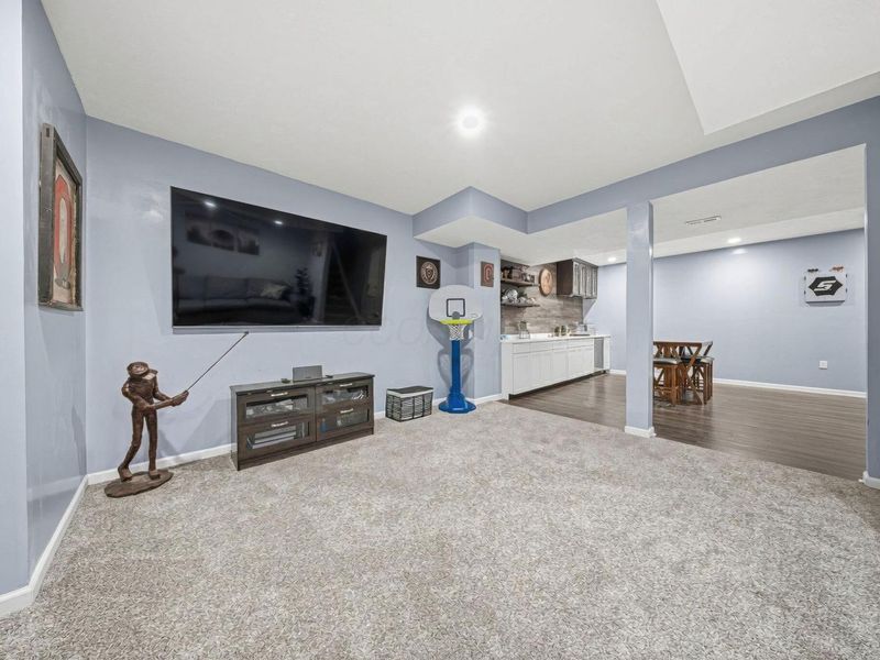 2100 Emmys Way, Columbus, OH 43228 Photo 39