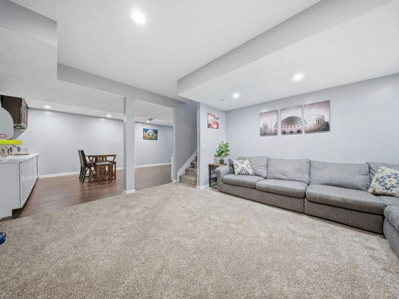 2100 Emmys Way, Columbus, OH 43228 Photo 40