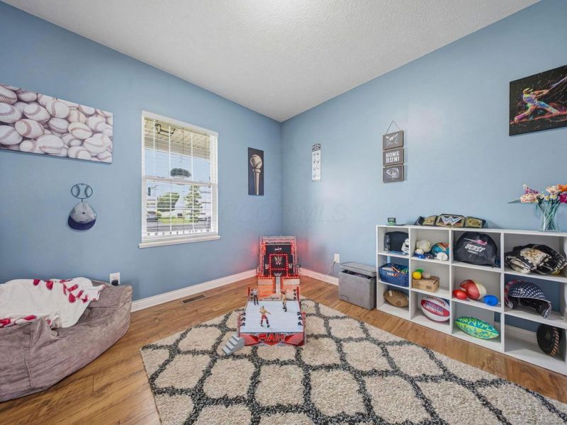 2100 Emmys Way, Columbus, OH 43228 Photo 6