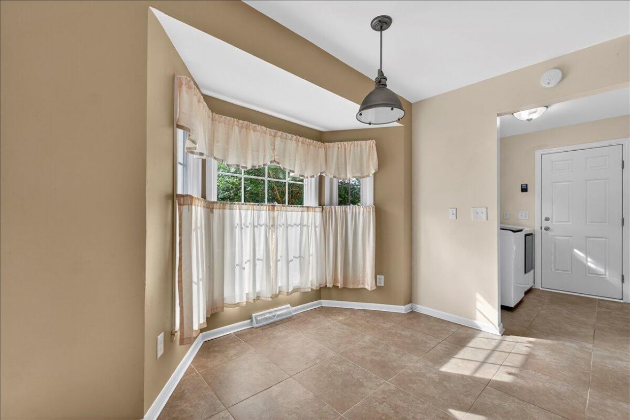 121 Three Wood Lane Photo 13