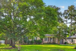 121 Three Wood Lane photo 4