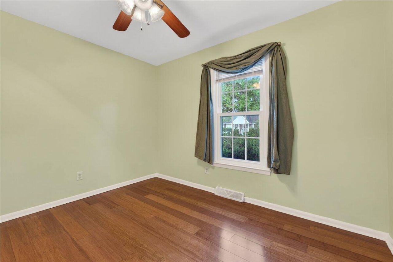 121 Three Wood Lane Photo 21