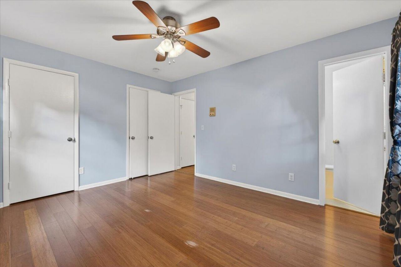 121 Three Wood Lane Photo 25