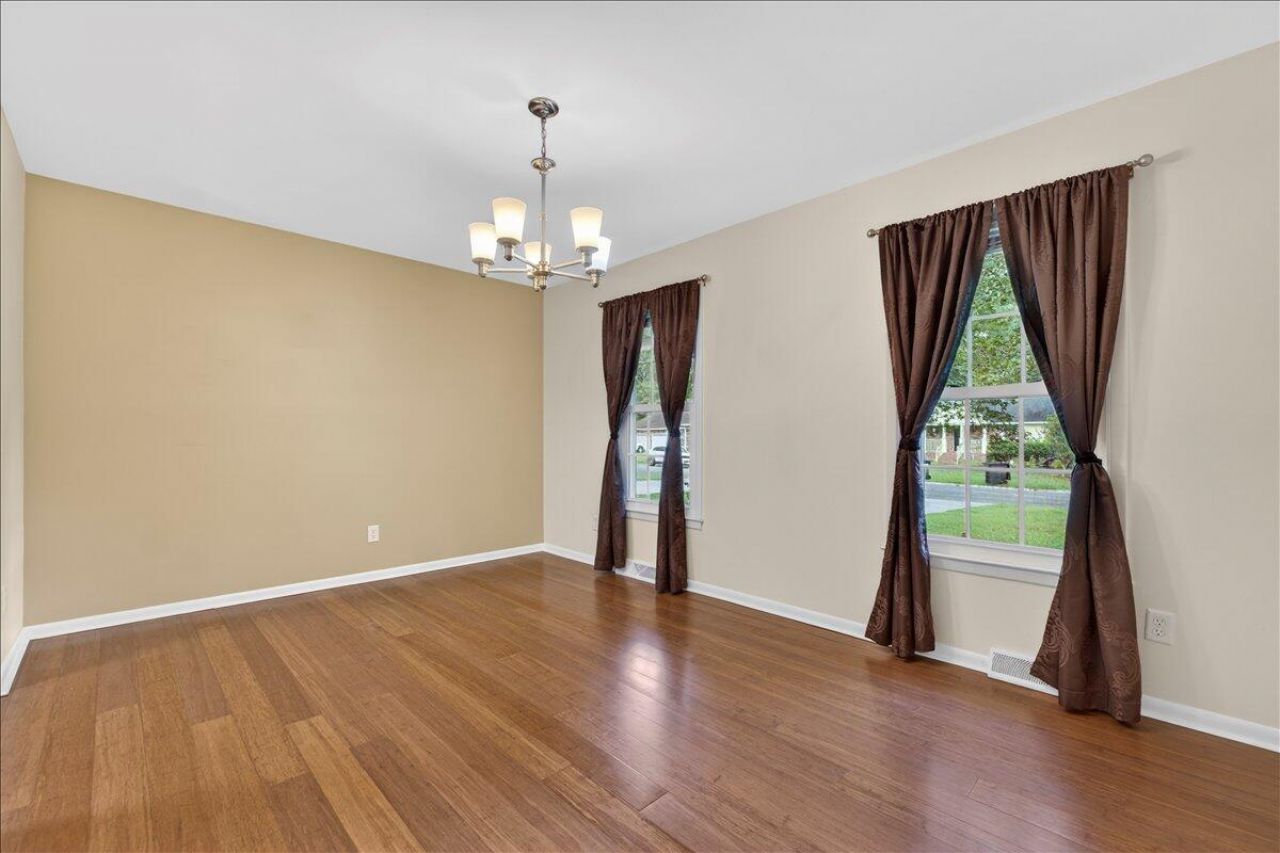 121 Three Wood Lane Photo 6
