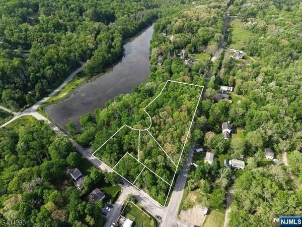 00 East Court, STILLWATER, NJ 07860