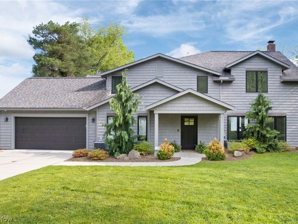 2264 Laurel Drive SW, Sherrodsville, OH 44675