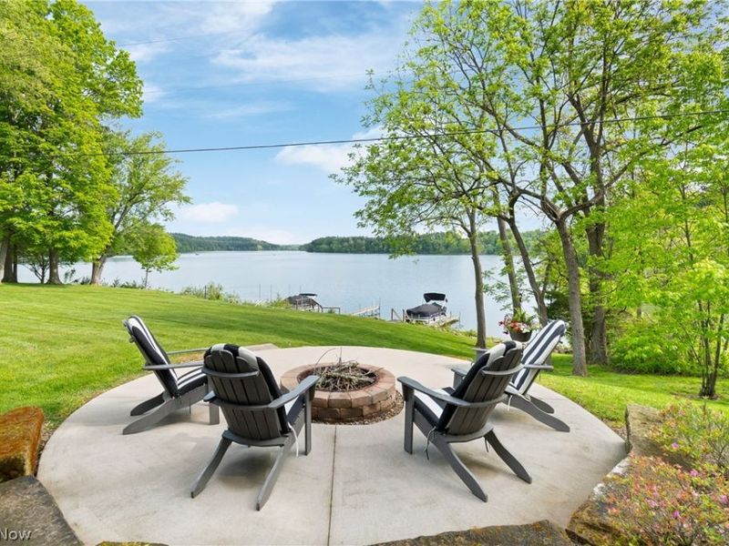 2264 Laurel Drive SW, Sherrodsville, OH 44675 Photo 5