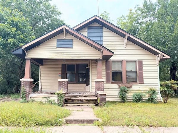 822 E Commerce Street, Mexia, TX 76667