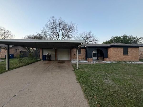 1024 Edna Drive , Everman, TX 76140