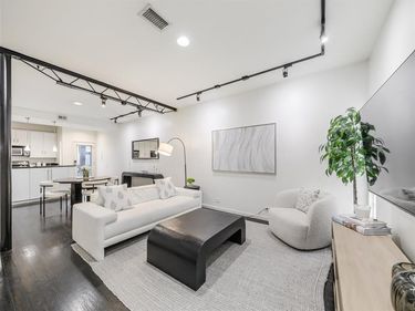 4242 Buena Vista Street, Unit 21, Dallas, TX 75205