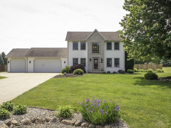 47679 Woodfield Circle, Mattawan, MI 49071