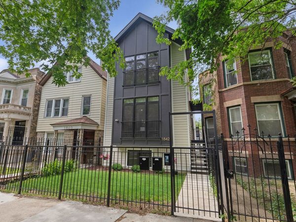 1842 N Whipple Street , Unit 1, Chicago, IL 60647