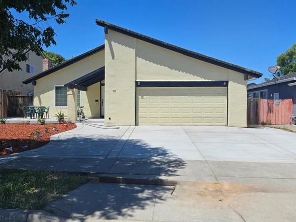 305 Lassenpark Circle, San Jose, CA 95136