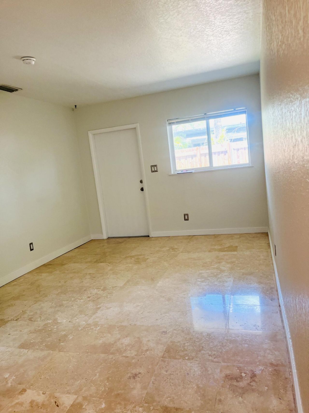 590 NW 40th Court, Unit B, Oakland Park, FL 33309 Photo