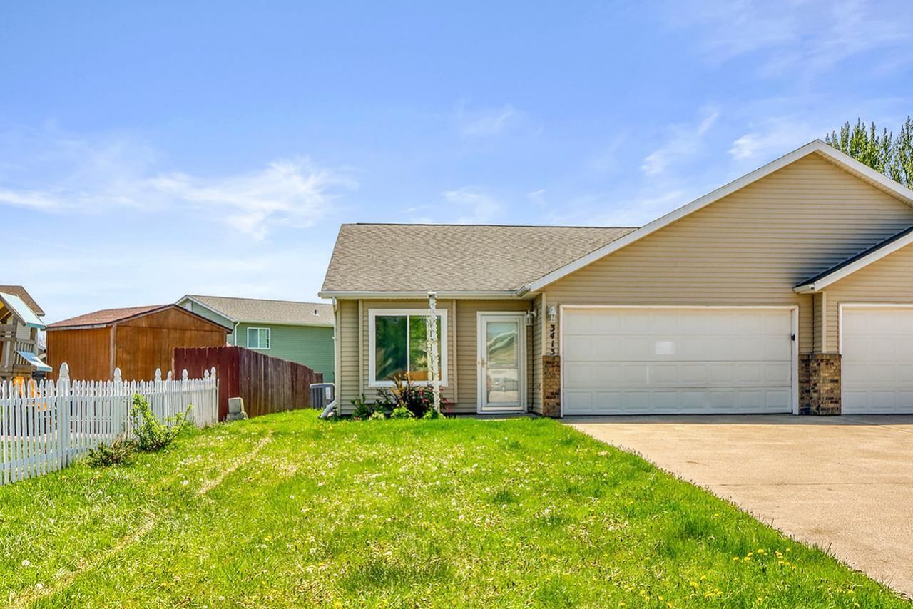 3413 38th Street S, Moorhead, MN 56560 Main Photo