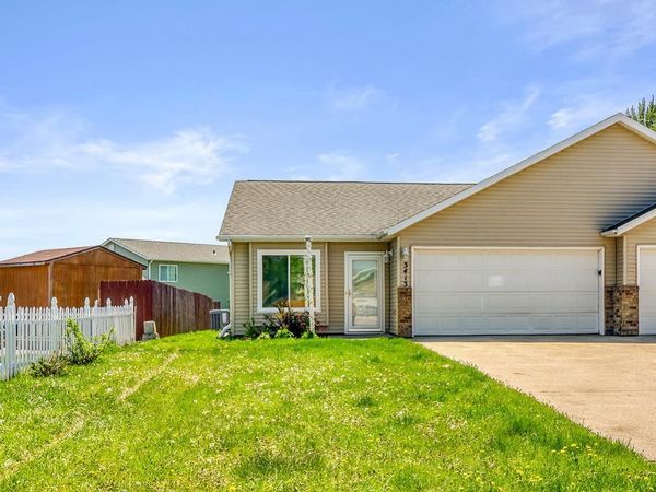 3413 38th Street S, Moorhead, MN 56560