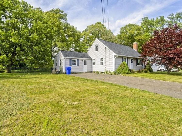 93 Moss Rd, Springfield, MA 01119
