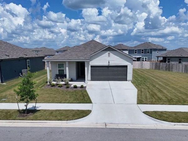 124 Blazilmar LN, Taylor, TX 76574