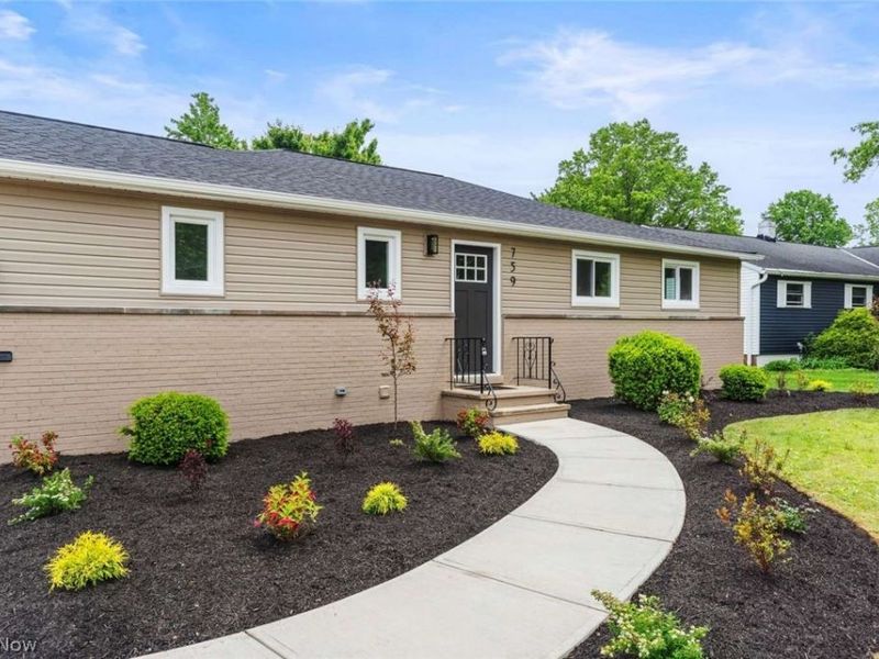 759 Cheriton Drive, Highland Heights, OH 44143 Photo 3