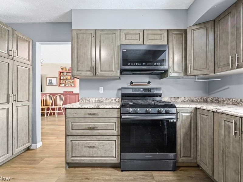 10960 Easton Street NE, Alliance, OH 44601 Photo 11