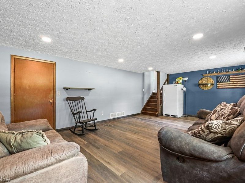 10960 Easton Street NE, Alliance, OH 44601 Photo 14