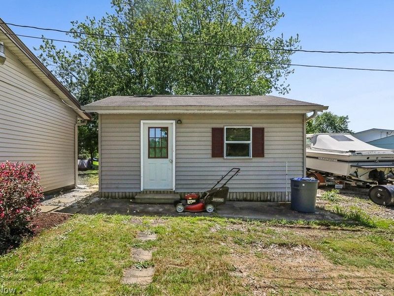 10960 Easton Street NE, Alliance, OH 44601 Photo 25