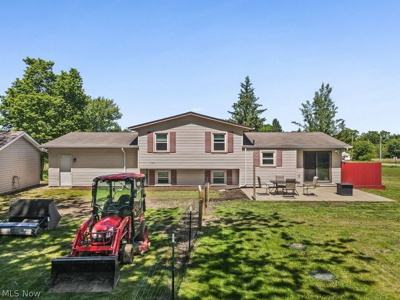 10960 Easton Street NE, Alliance, OH 44601 Photo 3