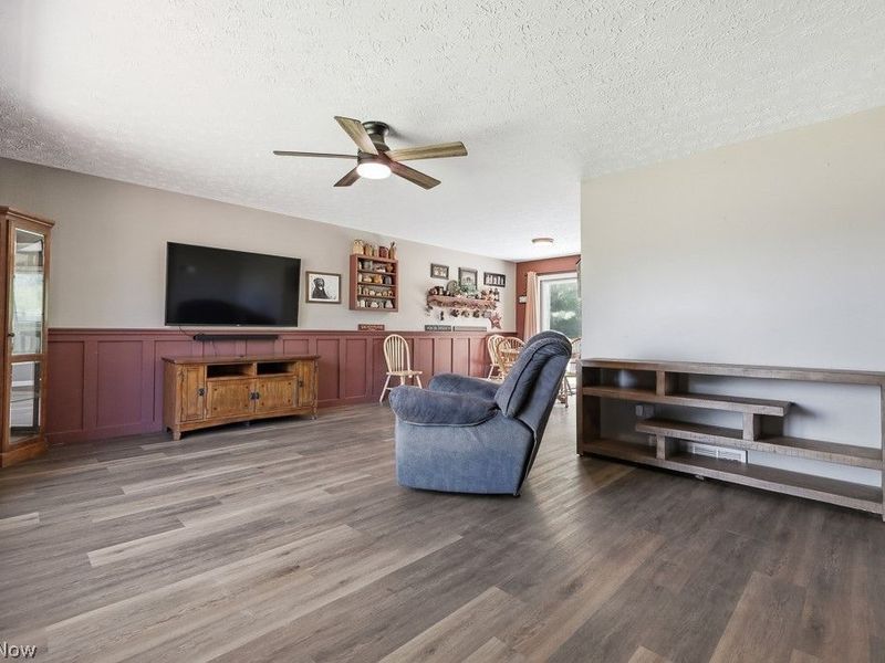 10960 Easton Street NE, Alliance, OH 44601 Photo 4