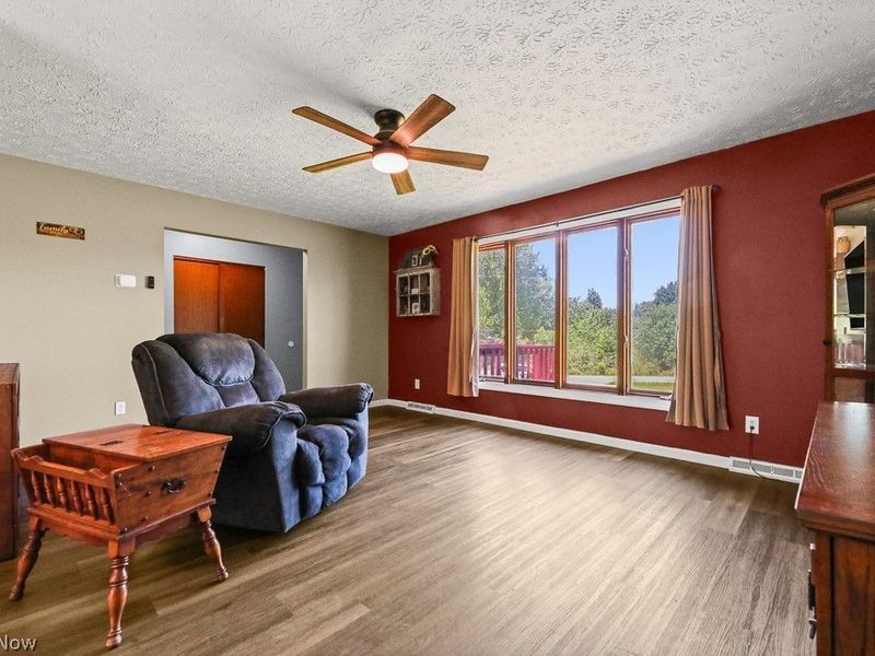 10960 Easton Street NE, Alliance, OH 44601 Photo 6
