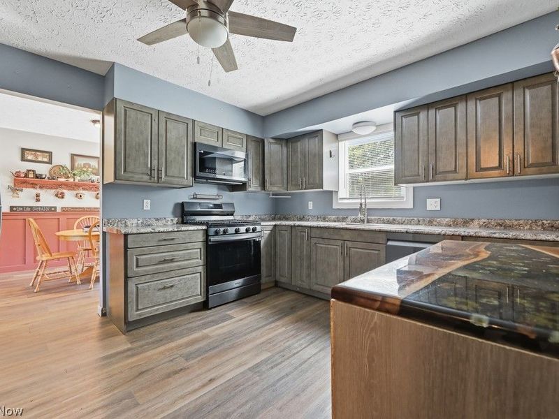 10960 Easton Street NE, Alliance, OH 44601 Photo 9