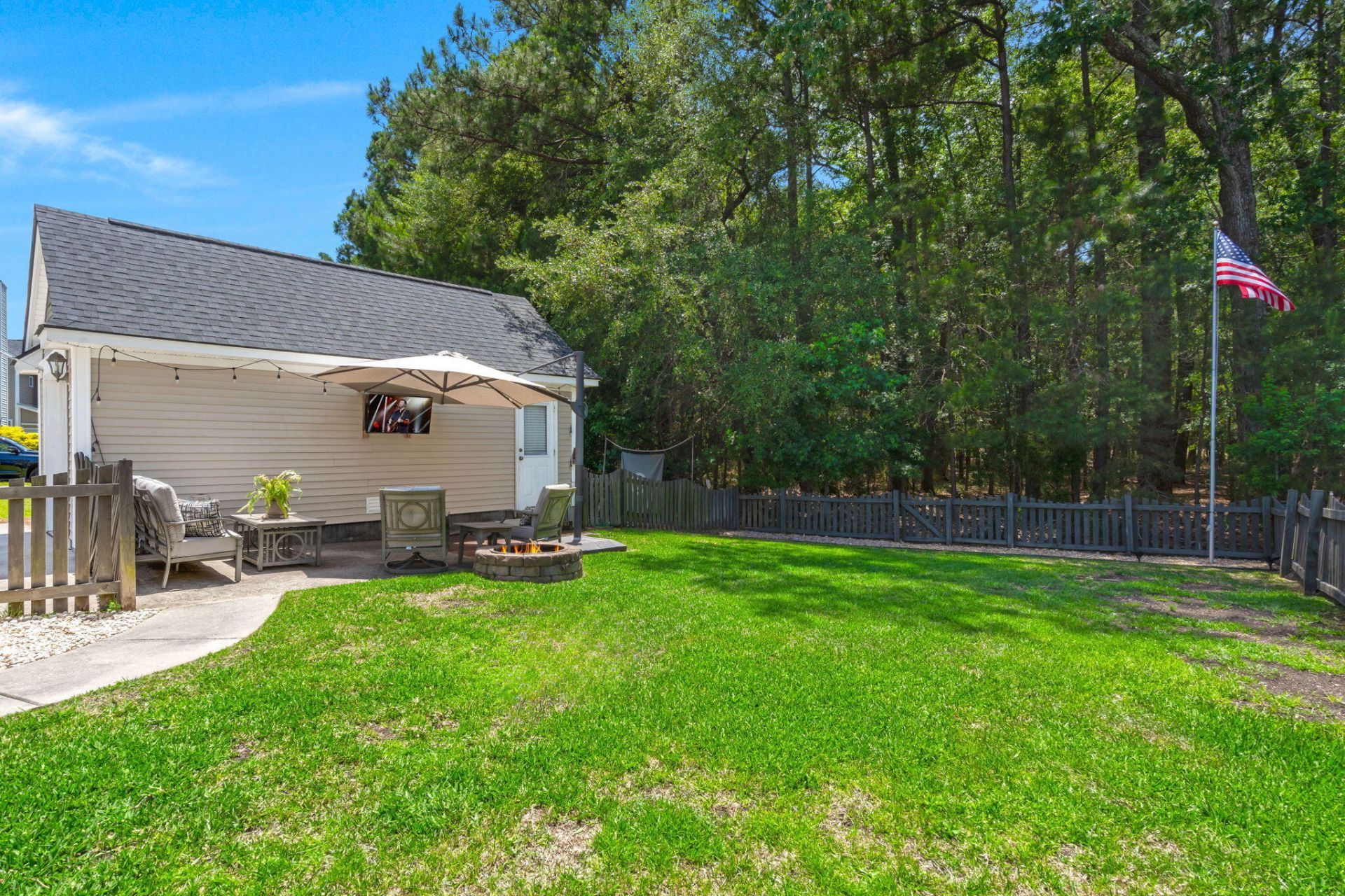 1885 Hubbell Drive Photo 34