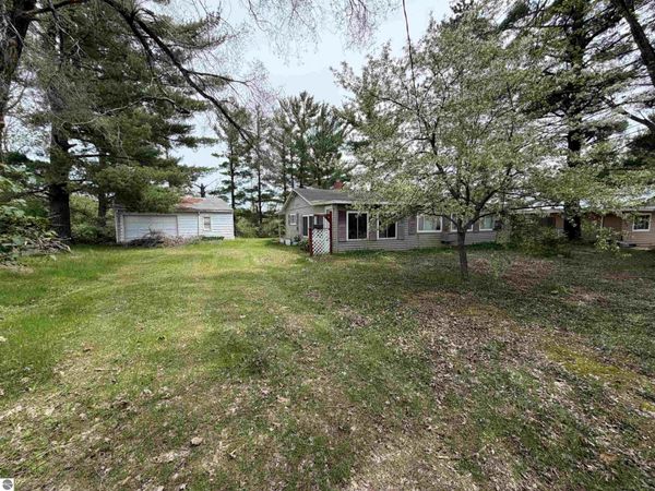 382 Scott Drive S, Farwell, MI 48622