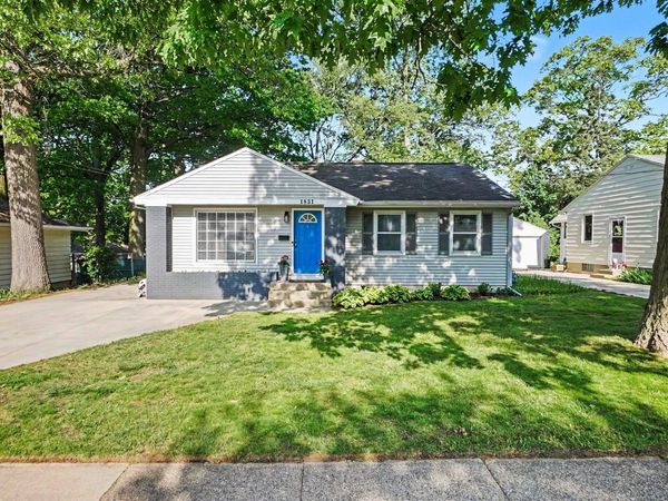 1831 Diamond Avenue NE, Grand Rapids, MI 49505