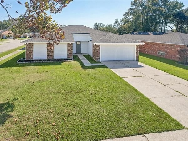 109 MEREDITH Drive , Slidell, LA 70458