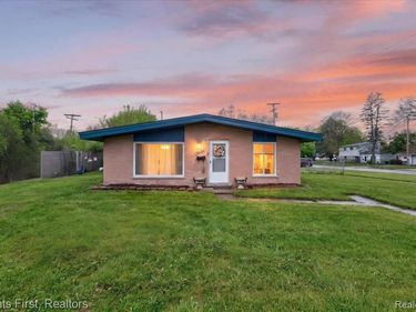 4616 Hayes Street, Wayne, MI 48184