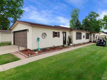 704 Webber Court , Linden, MI 48451