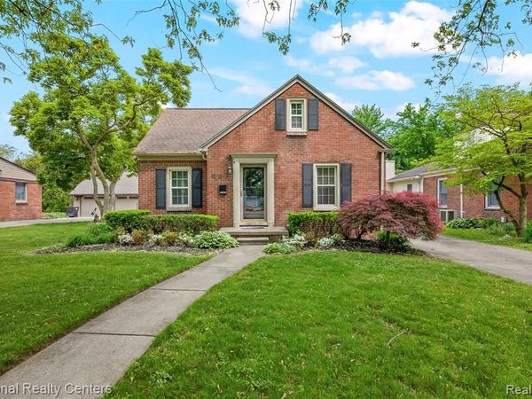 9924 Arden Street, Livonia, MI 48150