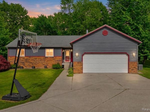 3176 Yorkshire Drive, Port Huron Twp, MI 48060
