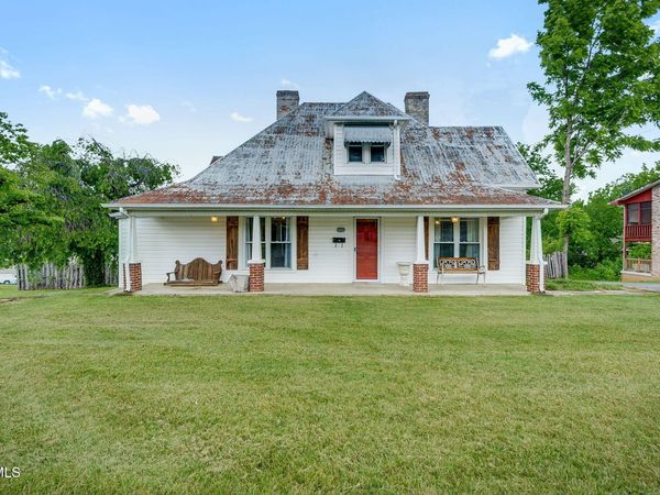 1404 Skyline Drive, Johnson City, TN 37604