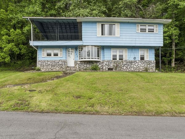 902 Diane Avenue, Erwin, TN 37650