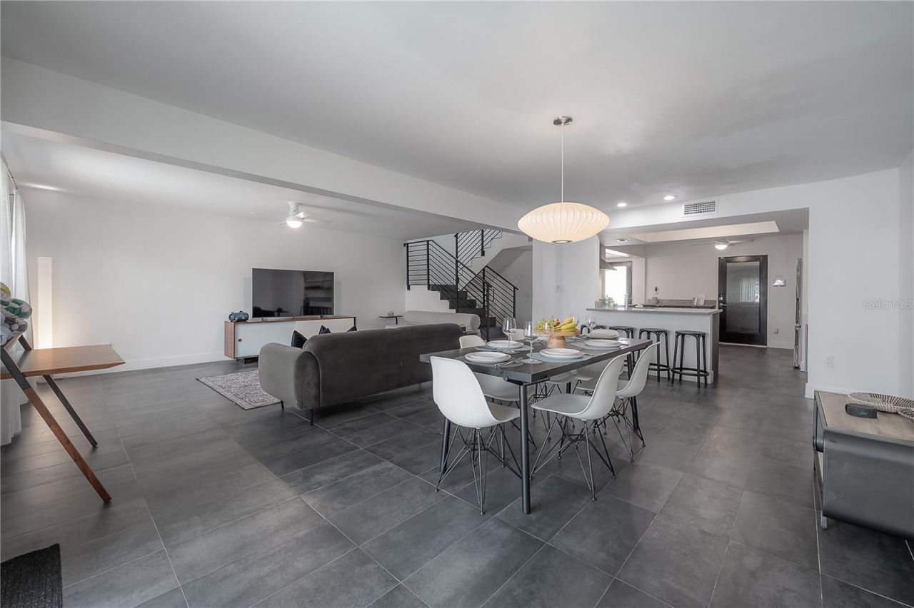 8757 Bay Pointe Drive, Tampa, FL 33615 Photo